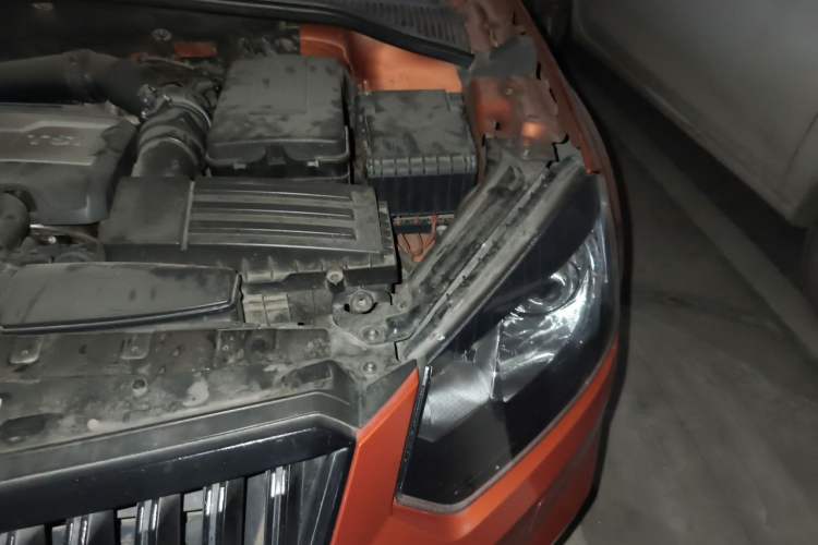 Used Skoda Yeti 2014 1.8TSI DSG All-Wheel Drive Edition Engine Bay Left