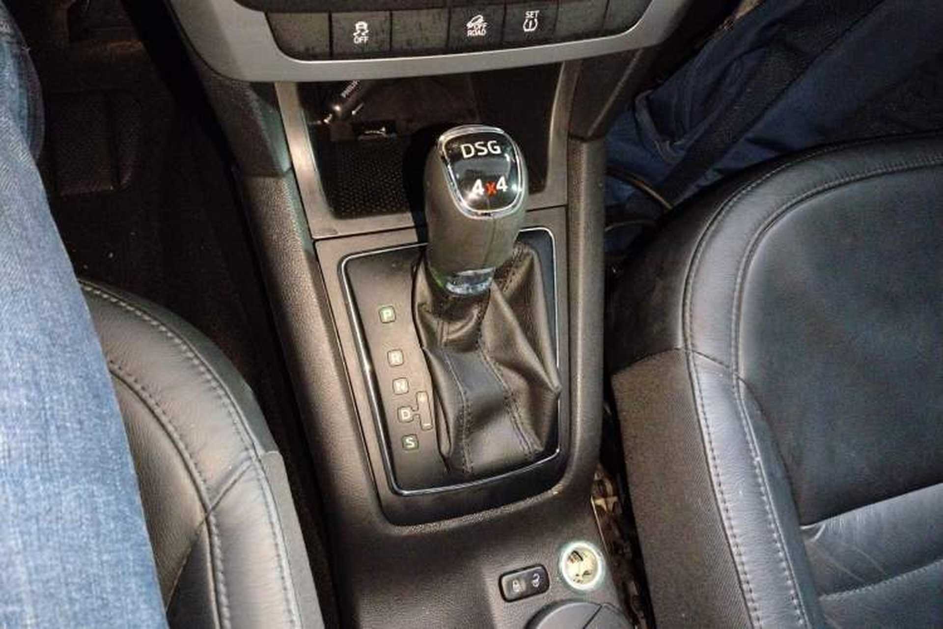 Used Skoda Yeti 2014 1.8TSI DSG Polar Edition Gear Lever