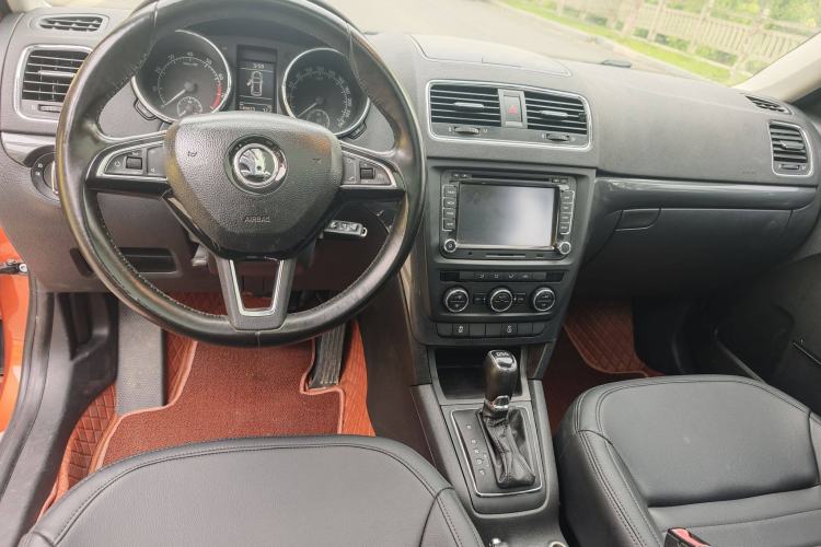 Used Skoda Yeti 2014 1.4 TSI DSG Phantom Edition Interior 4