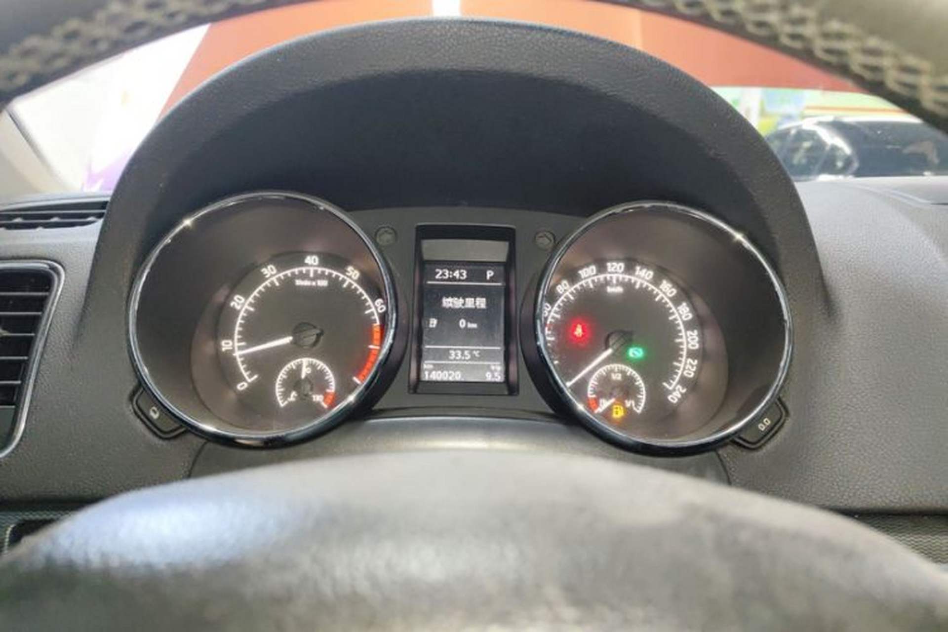 Used Skoda Yeti 2014 1.4 TSI DSG Phantom Edition Odometer Close Up