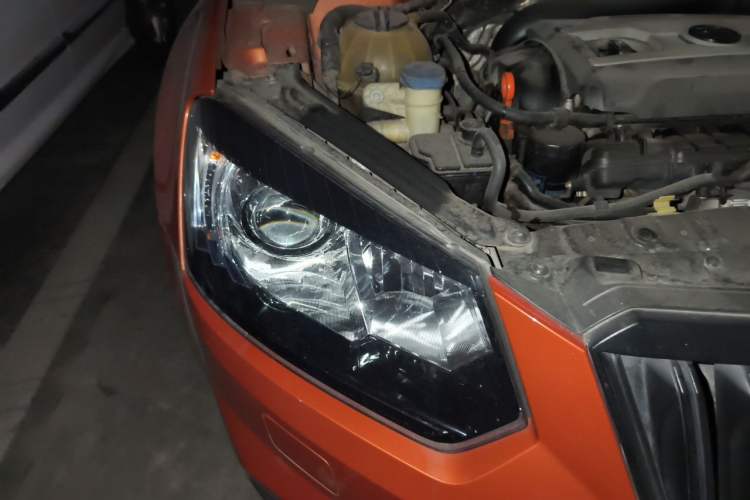 Used Skoda Yeti 2014 1.8TSI DSG All-Wheel Drive Edition Right Front Headlight
