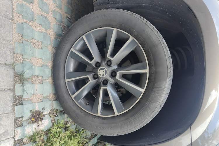 Used Skoda Yeti 2014 1.4 TSI DSG Phantom Edition Right Front Wheel Hub