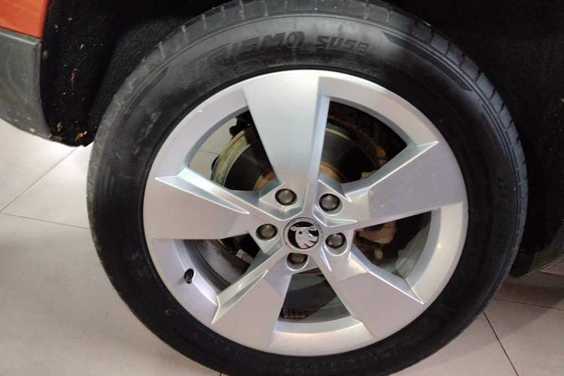 Used Skoda Yeti 2014 1.8TSI DSG Polar Edition Right Rear Wheel Hub