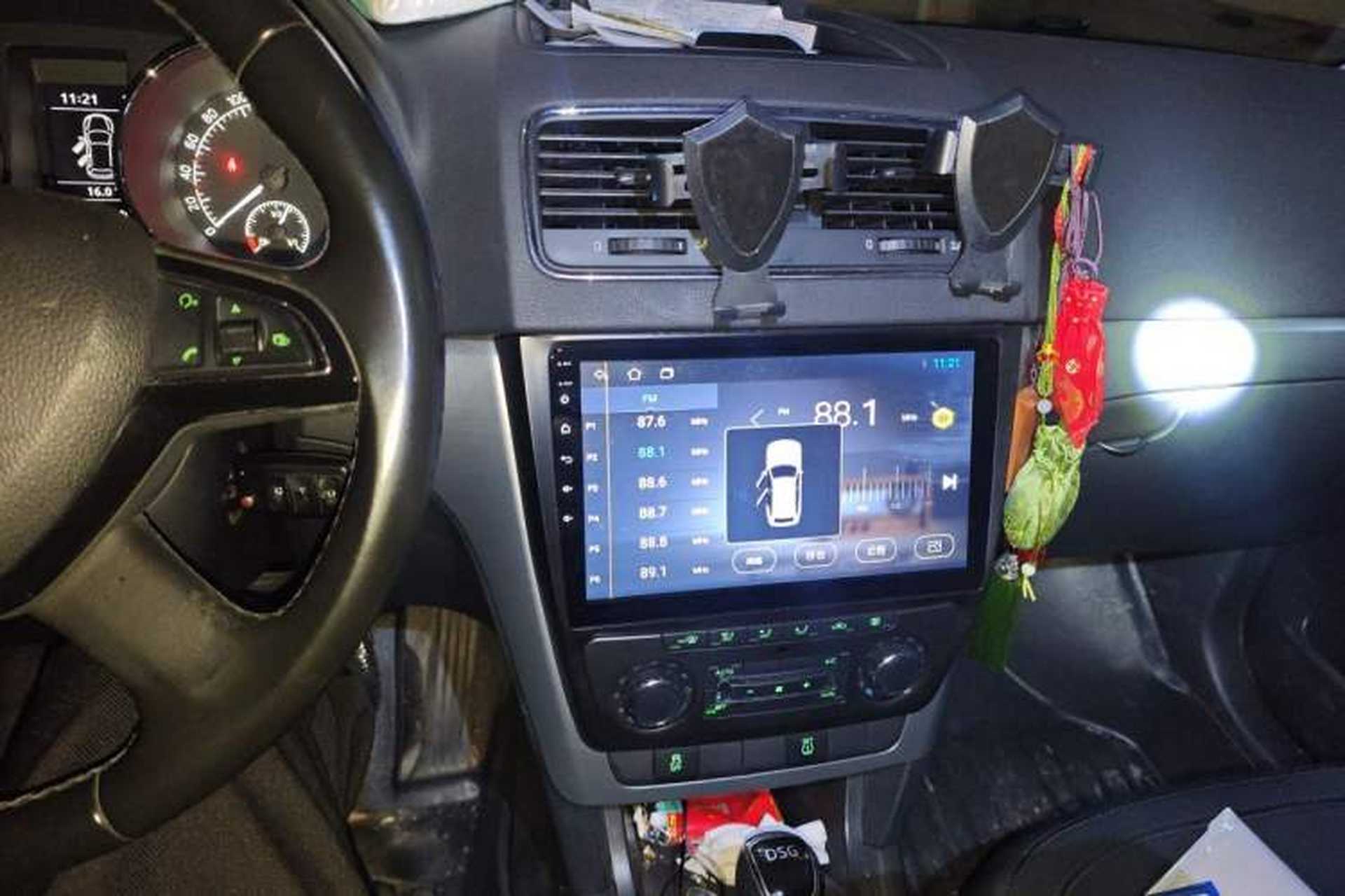 Used Skoda Yeti 2014 1.4 TSI DSG Polar Edition Audio And AC Panel