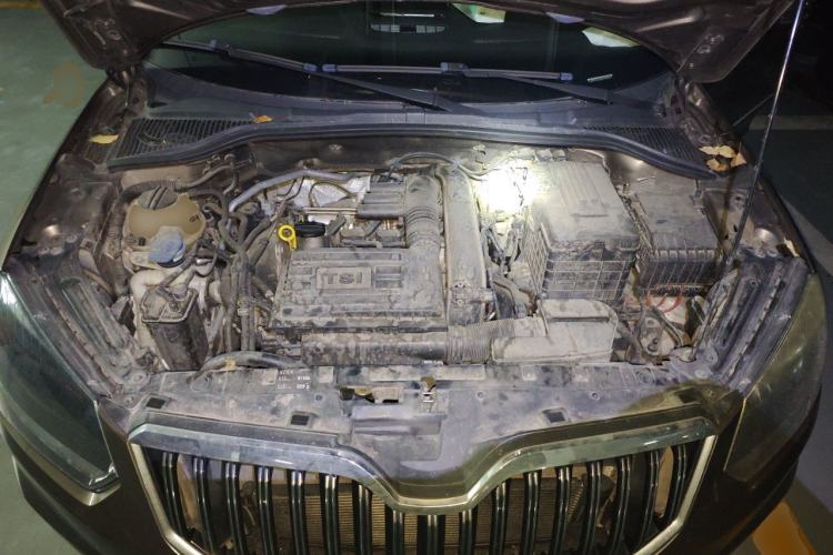 Used Skoda Yeti 2014 1.4 TSI DSG Polar Edition Engine Bay