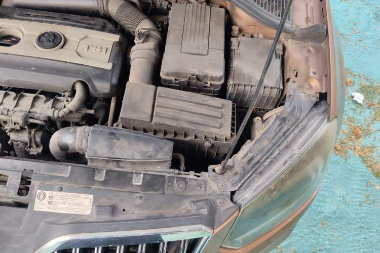 Used Skoda Yeti 2014 1.8TSI DSG Polar Edition Engine Bay Left