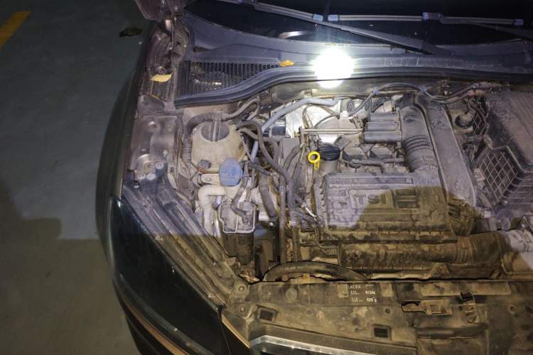 Used Skoda Yeti 2014 1.4 TSI DSG Polar Edition Engine Bay Right