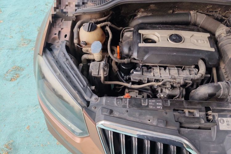 Used Skoda Yeti 2014 1.8TSI DSG Polar Edition Engine Bay Right