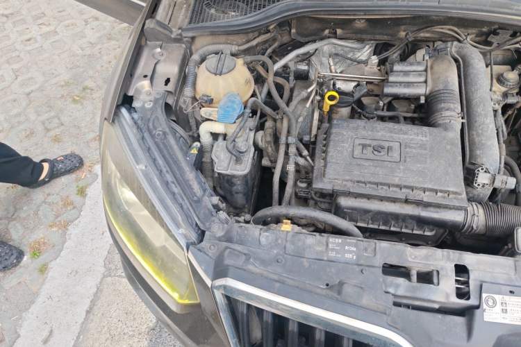 Used Skoda Yeti 2014 1.4 TSI DSG Phantom Edition Engine Bay Right