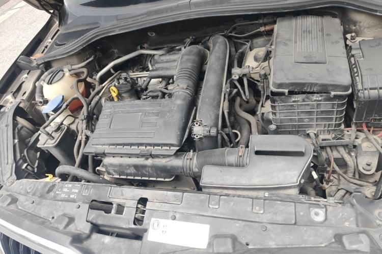 Used Skoda Yeti 2014 1.4TSI DSG Explorer Edition Engine Bay