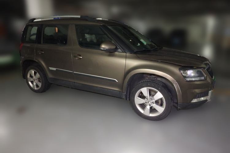 Used Skoda Yeti 2014 1.4 TSI DSG Polar Edition Front Right 45 Deg