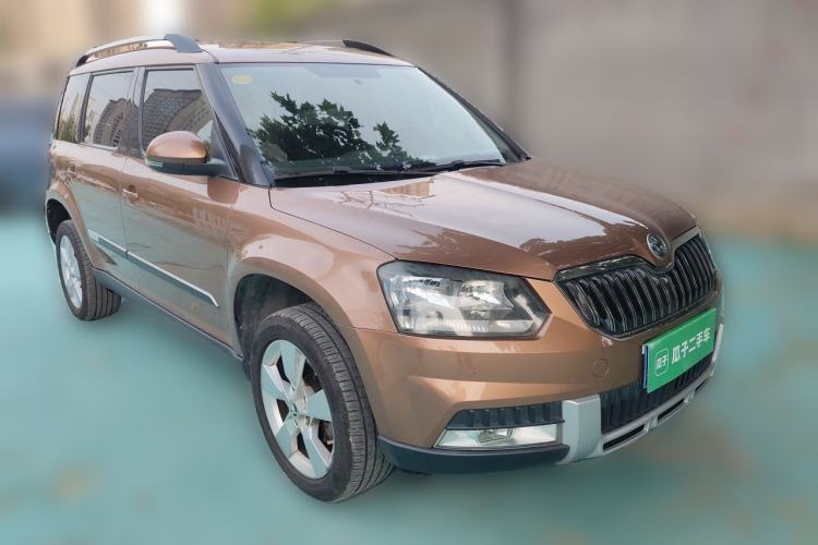 Used Skoda Yeti 2014 1.8TSI DSG Polar Edition Front Right 45 Deg