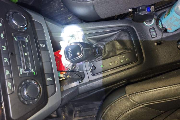 Used Skoda Yeti 2014 1.4 TSI DSG Polar Edition Gear Lever