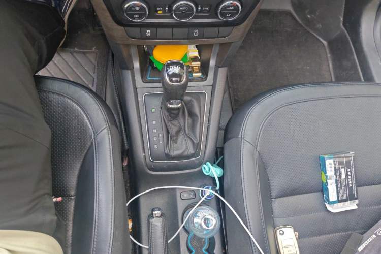 Used Skoda Yeti 2014 1.4 TSI DSG Phantom Edition Gear Lever