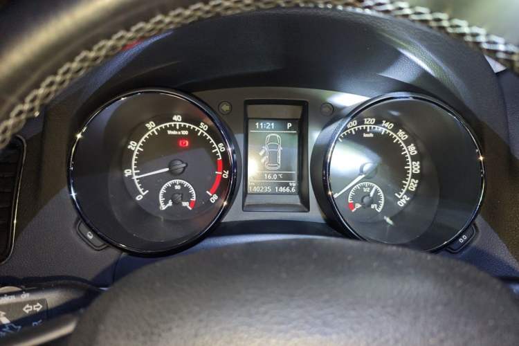Used Skoda Yeti 2014 1.4 TSI DSG Polar Edition Instrument Cluster