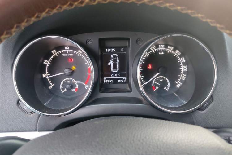 Used Skoda Yeti 2014 1.8TSI DSG Polar Edition Instrument Cluster