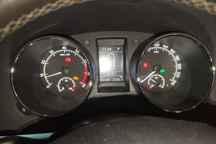 Used Skoda Yeti 2014 1.8TSI DSG Polar Edition Instrument Cluster