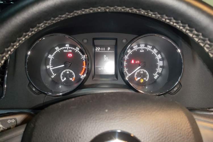 Used Skoda Yeti 2014 1.4TSI DSG Vibrant Edition Instrument Cluster