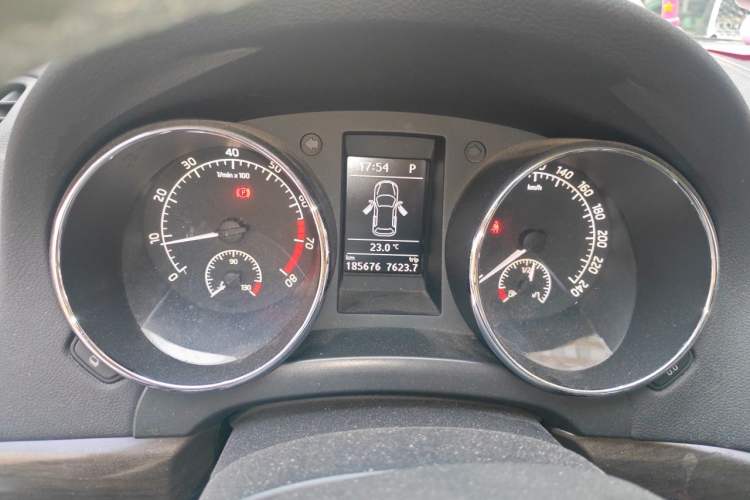 Used Skoda Yeti 2014 1.4 TSI DSG Phantom Edition Instrument Cluster