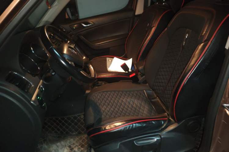 Used Skoda Yeti 2014 1.8TSI DSG Polar Edition Left Front Seat