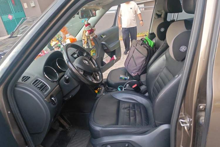 Used Skoda Yeti 2014 1.4 TSI DSG Phantom Edition Left Front Seat