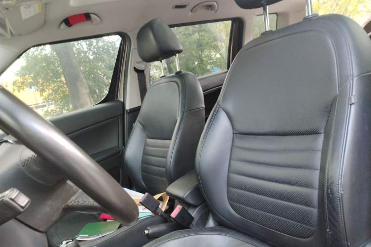 Used Skoda Yeti 2014 1.8TSI DSG All-Wheel Drive Edition Left Front Seat