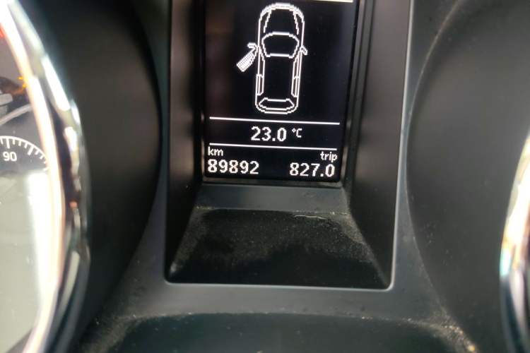 Used Skoda Yeti 2014 1.8TSI DSG Polar Edition Odometer Close Up