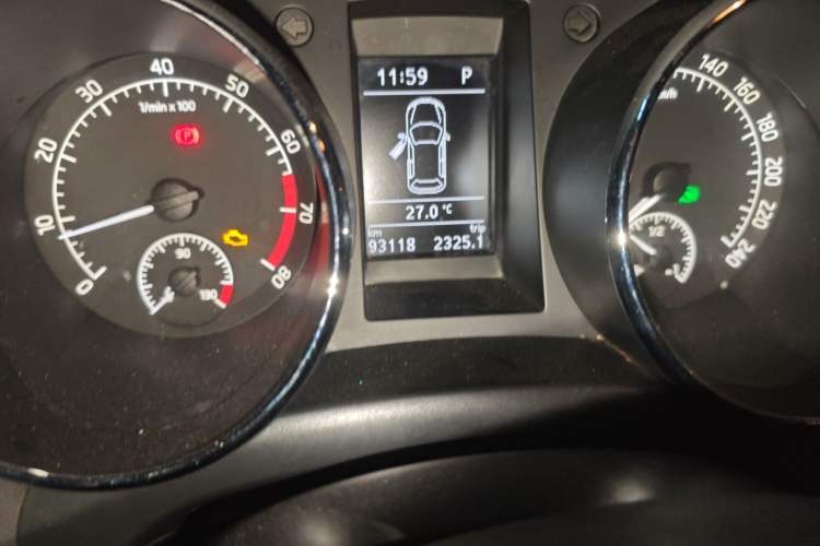 Used Skoda Yeti 2014 1.8TSI DSG Polar Edition Odometer Close Up