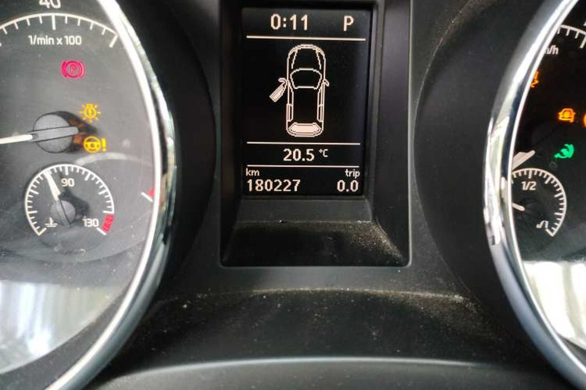 Used Skoda Yeti 2014 1.8TSI DSG All-Wheel Drive Edition Odometer Close Up