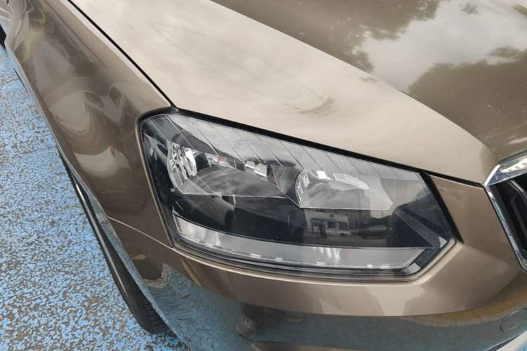 Used Skoda Yeti 2014 1.4TSI DSG Explorer Edition Right Front Headlight