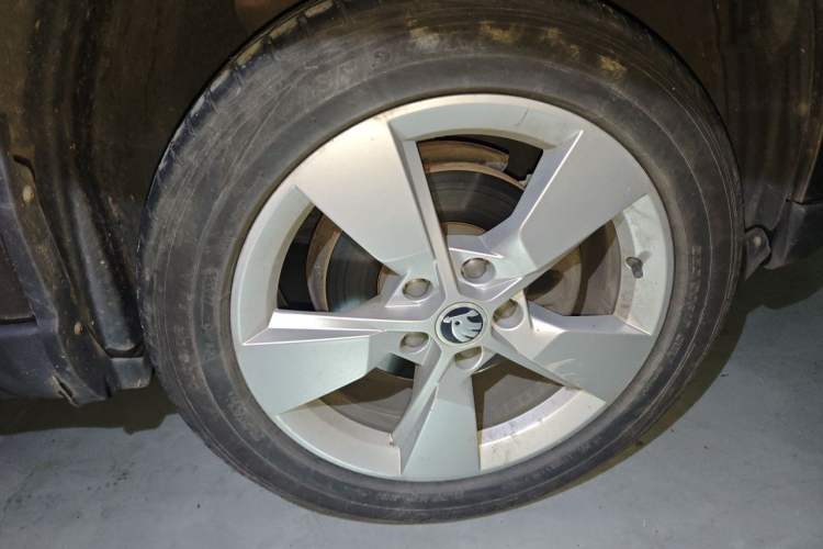 Used Skoda Yeti 2014 1.4 TSI DSG Polar Edition Right Front Wheel Hub