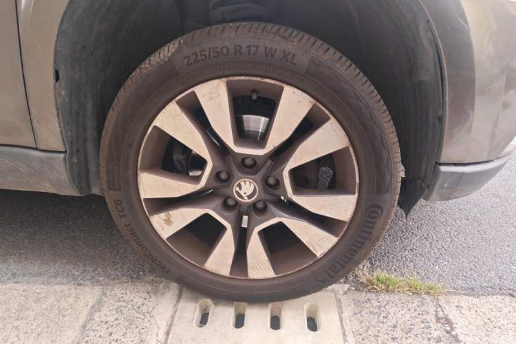 Used Skoda Yeti 2014 1.4 TSI DSG Phantom Edition Right Front Wheel Hub