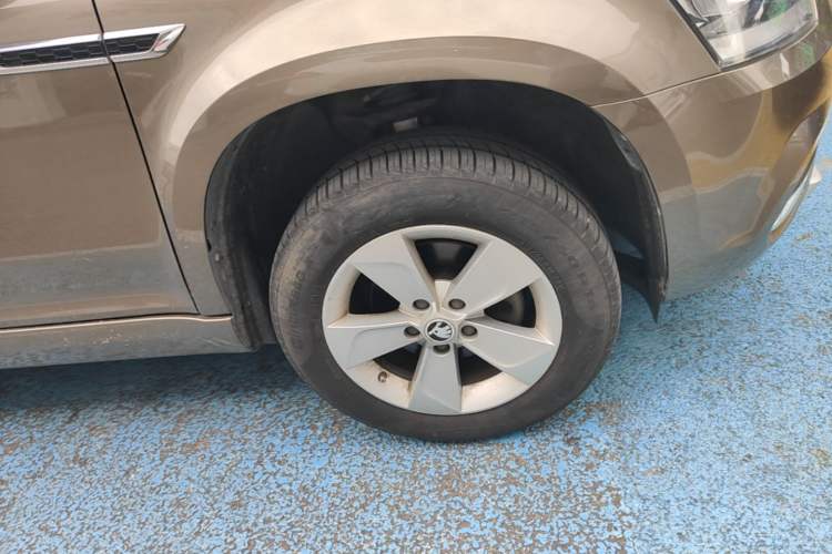 Used Skoda Yeti 2014 1.4TSI DSG Explorer Edition Right Front Wheel Hub