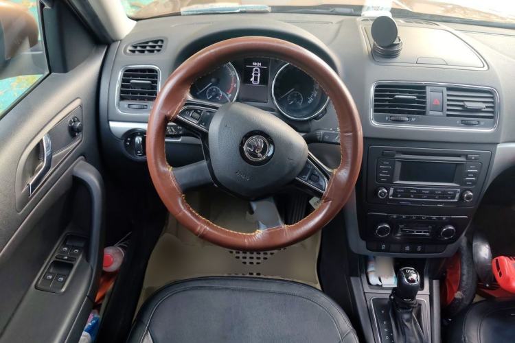 Used Skoda Yeti 2014 1.8TSI DSG Polar Edition Steering Wheel