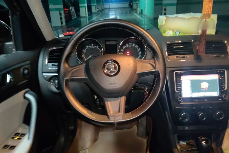 Used Skoda Yeti 2014 1.4TSI DSG Vibrant Edition Steering Wheel