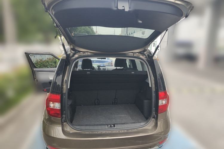 Used Skoda Yeti 2014 1.4TSI DSG Explorer Edition Trunk