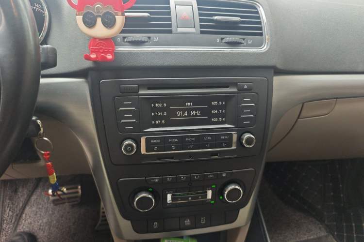 Used Skoda Yeti 2014 1.8TSI DSG Polar Edition Audio And AC Panel