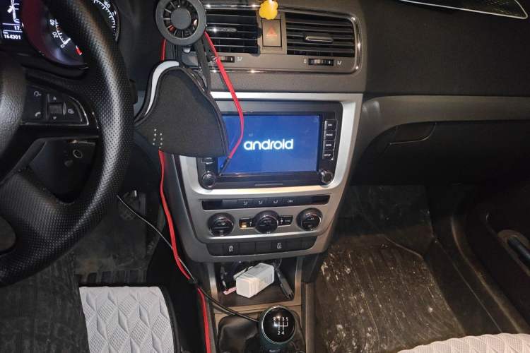 Used Skoda Yeti 2014 1.4TSI Manual Polar Edition Audio And AC Panel