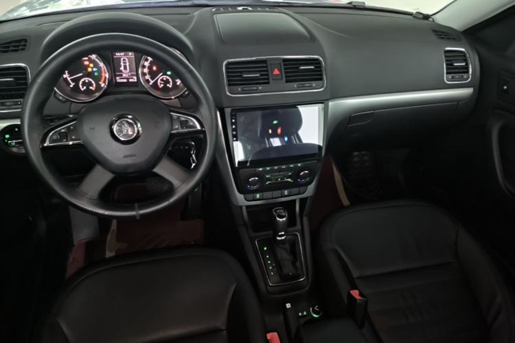 Used Skoda Yeti 2014 1.4TSI DSG Explorer Edition Center Console