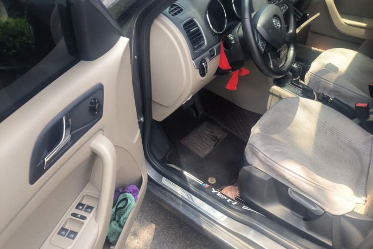 Used Skoda Yeti 2014 1.8TSI DSG Polar Edition Driver Seat