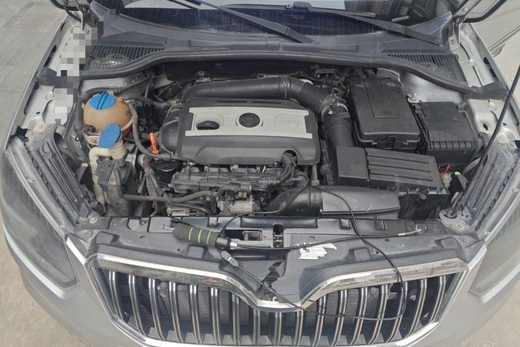 Used Skoda Yeti 2014 1.8TSI DSG Polar Edition Engine Bay