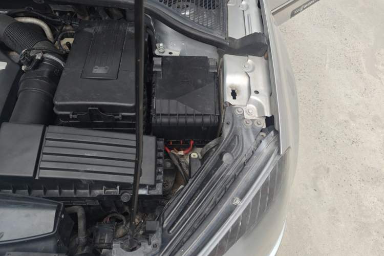 Used Skoda Yeti 2014 1.8TSI DSG Polar Edition Engine Bay Left