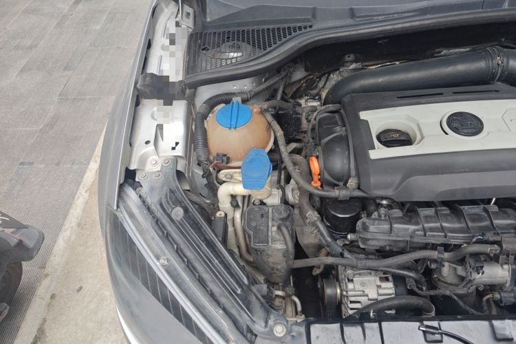 Used Skoda Yeti 2014 1.8TSI DSG Polar Edition Engine Bay Right