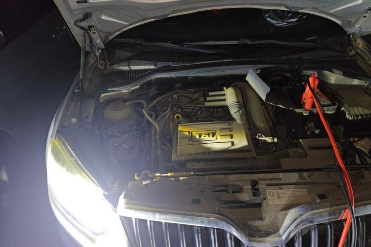 Used Skoda Yeti 2014 1.4TSI Manual Polar Edition Engine Bay Right