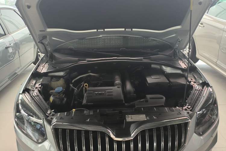 Used Skoda Yeti 2014 1.4TSI DSG Explorer Edition Engine Bay