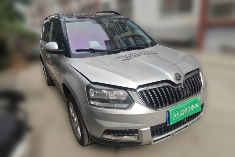 Used Skoda Yeti 2014 1.8TSI DSG Polar Edition Front Right 45 Deg