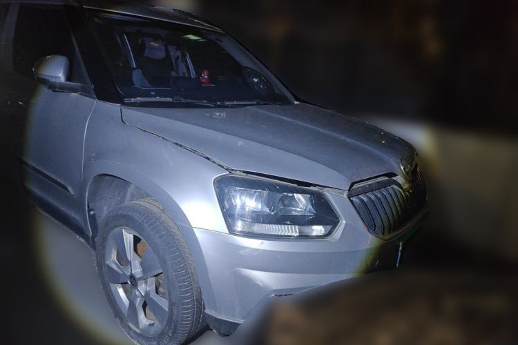 Used Skoda Yeti 2014 1.4TSI Manual Polar Edition Front Right 45 Deg