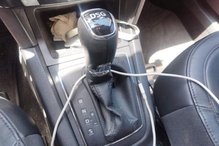 Used Skoda Yeti 2014 1.4 TSI DSG Phantom Edition Gear Lever