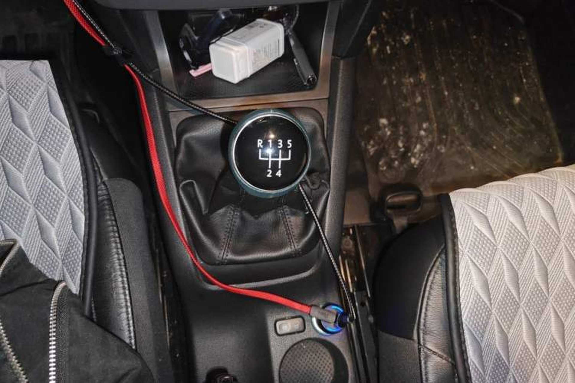 Used Skoda Yeti 2014 1.4TSI Manual Polar Edition Gear Lever