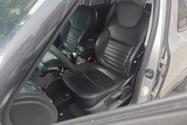 Used Skoda Yeti 2014 1.8TSI DSG Polar Edition Left Front Seat